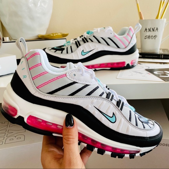 Nike Shoes - NWT Nike Air Max 98